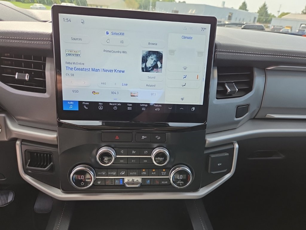 Used 2022 Ford Expedition Max XLT AWD/4WD image 16
