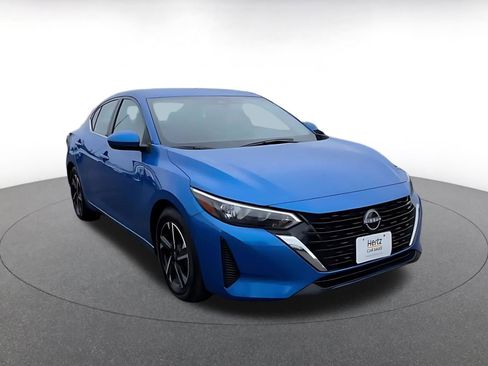 Used 2025 Nissan Sentra SV image 3