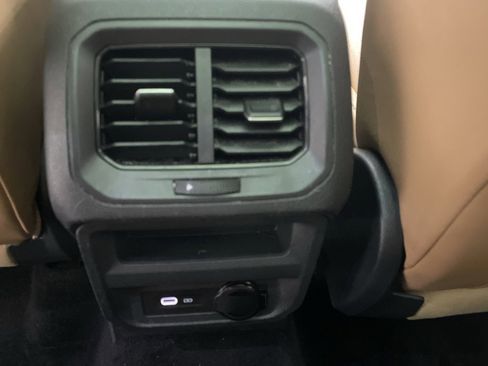 Certified 2023 Volkswagen Tiguan SE w/ Panoramic Sunroof Package image 35