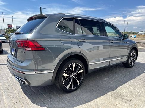 Certified 2023 Volkswagen Tiguan SEL R-Line AWD/4WD image 7