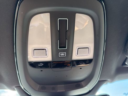 Used 2025 Volvo XC90 B6 Ultra image 33