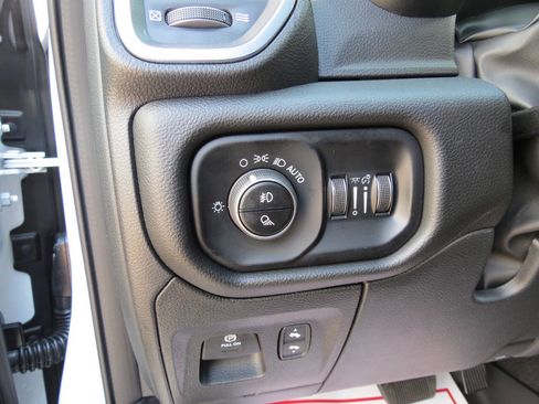 Used 2025 RAM 1500 Laramie w/ Sport Appearance Package AWD/4WD image 13