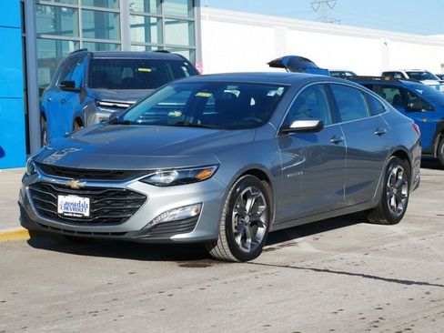 Used 2024 Chevrolet Malibu LT image 2