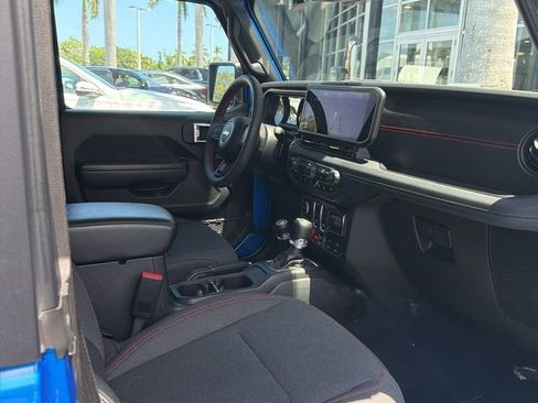 Used 2024 Jeep Wrangler Rubicon w/ Technology Group AWD/4WD image 9