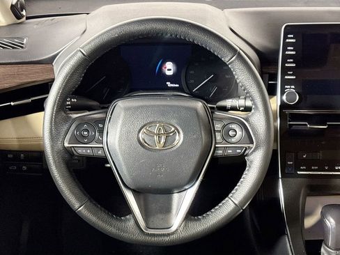 Used 2022 Toyota Avalon XLE w/ Moonroof Package image 13