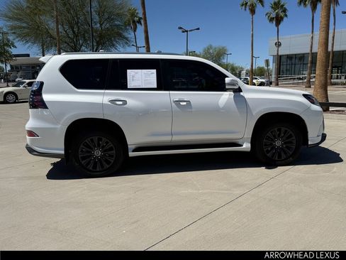 Used 2023 Lexus GX 460 Premium w/ Accessory Package image 9