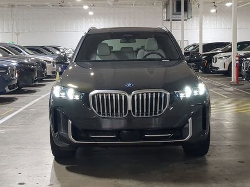 New 2026 BMW X5 xDrive50e w/ Premium Package image 5