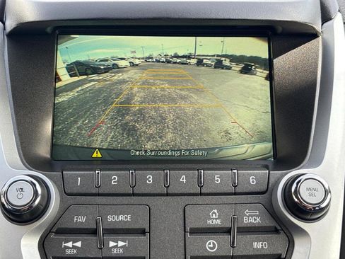 Used 2017 Chevrolet Equinox LT image 20