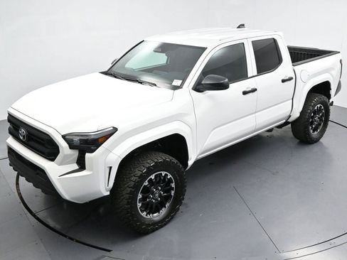 Used 2024 Toyota Tacoma SR AWD/4WD image 39