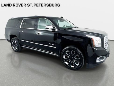 Used 2019 GMC Yukon XL Denali w/ Denali Ultimate Package AWD/4WD image 3