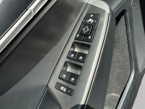 Used 2024 Kia EV6 Light RWD image 12