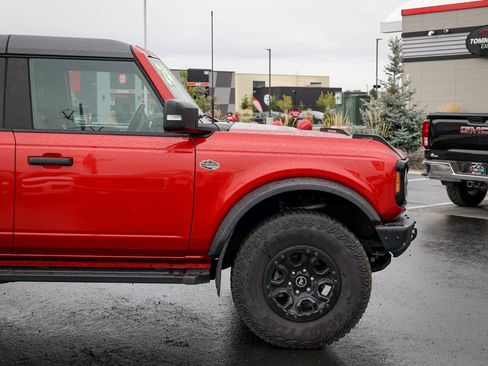 Used 2024 Ford Bronco Wildtrak image 3