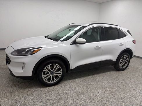 Used 2021 Ford Escape SEL image 3