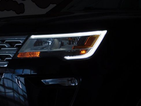 Used 2019 Ford Explorer XLT w/ XLT Desert Copper Package image 17