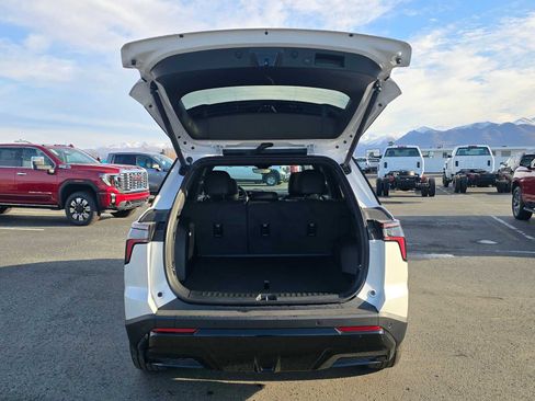 New 2025 Chevrolet Equinox RS w/ Safety and Technology Package image 10