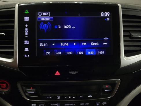 Used 2016 Honda Pilot Touring image 25