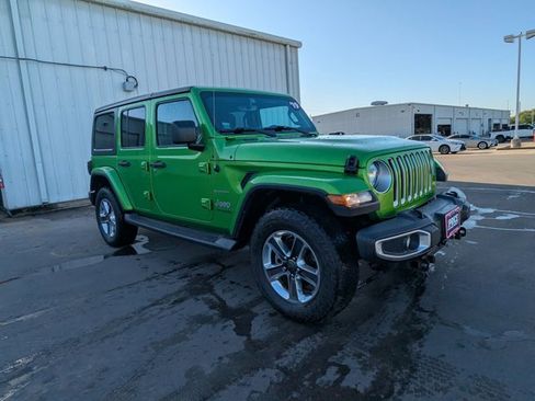 Used 2019 Jeep Wrangler Unlimited Sahara image 3