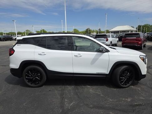 Used 2023 GMC Terrain SLT w/ Tech Package FWD image 24