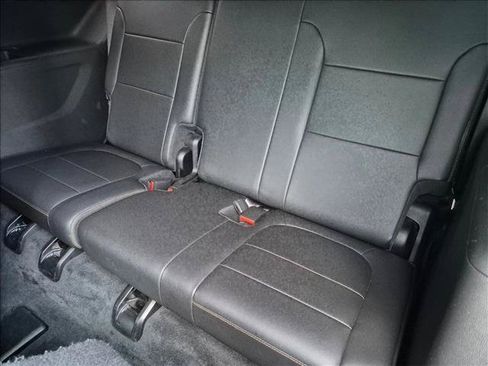 Used 2021 Chevrolet Traverse RS FWD image 18