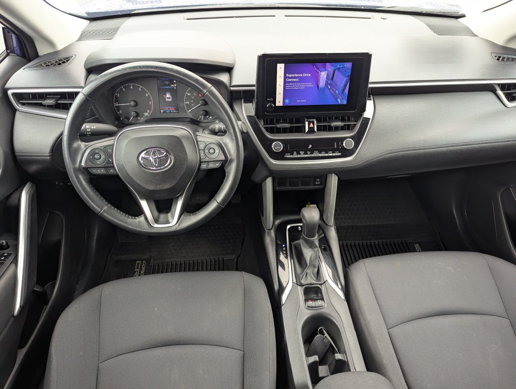 Used 2023 Toyota Corolla Cross LE AWD/4WD image 27