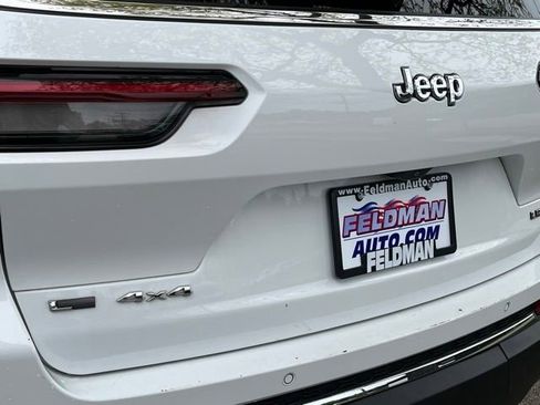 Used 2022 Jeep Grand Cherokee L Limited AWD/4WD image 36