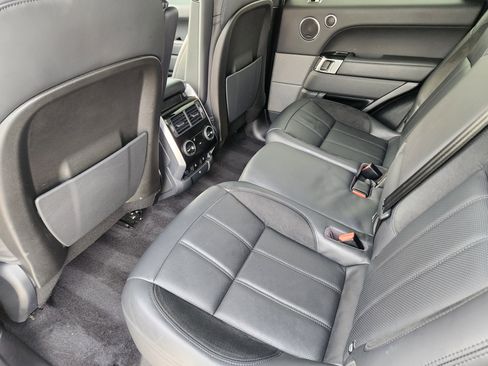 Used 2020 Land Rover Range Rover Sport HST image 31