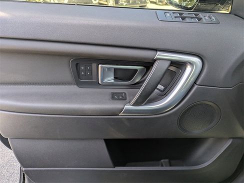 Used 2019 Land Rover Discovery Sport image 25