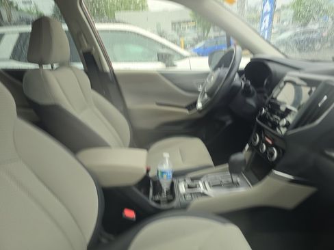 Used 2021 Subaru Forester Premium AWD/4WD image 9
