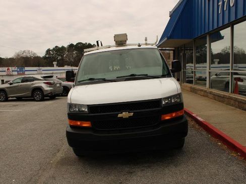 Used 2019 Chevrolet Express 2500 w/ Driver Convenience Package image 2