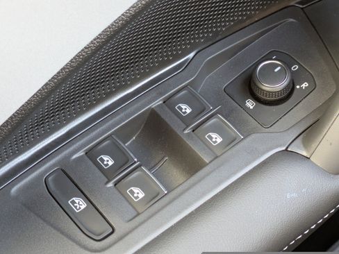 New 2026 Volkswagen Tiguan SE R-Line FWD image 26