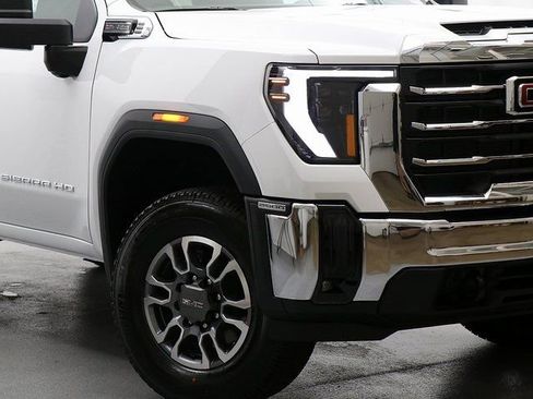 New 2025 GMC Sierra 2500 SLE image 3