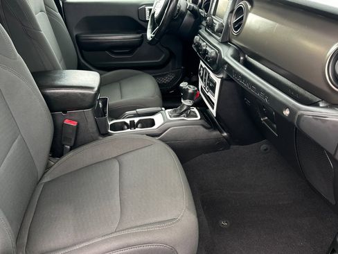 Used 2018 Jeep Wrangler Sport image 12