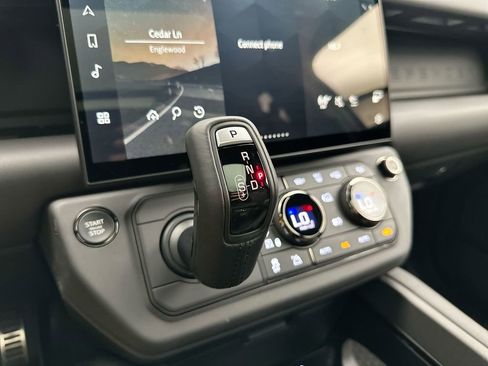 New 2026 Land Rover Defender 110 OCTA AWD/4WD image 20