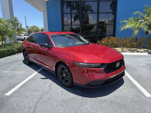 Used 2025 Honda Accord SE image 2