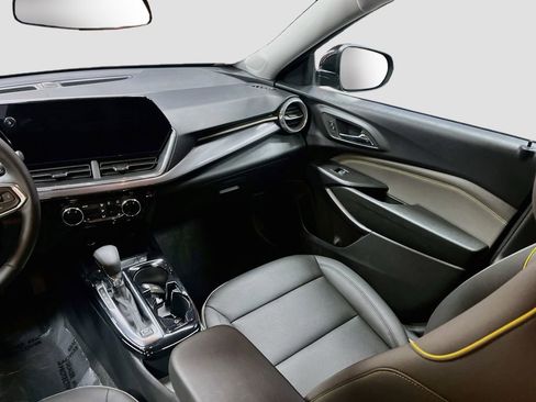 Used 2025 Chevrolet Trax ACTIV w/ Driver Confidence Package FWD image 22