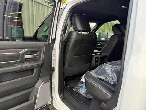 New 2026 RAM 3500 Laramie AWD/4WD image 29