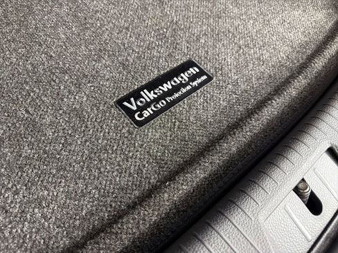 Used 2021 Volkswagen GTI SE image 28