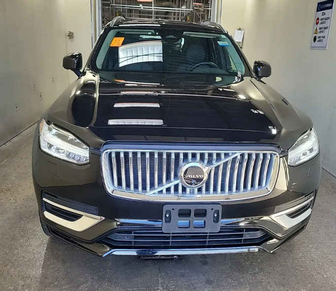 Used 2025 Volvo XC90 T8 Plus w/ Protection Package Premier AWD/4WD image 7
