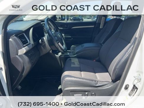 Used 2018 Toyota Highlander Plus AWD/4WD image 14