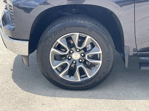Used 2023 Chevrolet Silverado 1500 LT AWD/4WD image 7