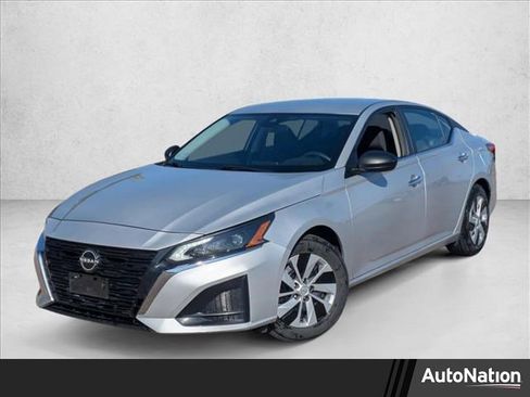 Used 2024 Nissan Altima 2.5 S image 1