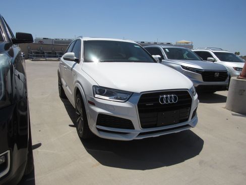 Used 2018 Audi Q3 2.0T Premium AWD/4WD image 2