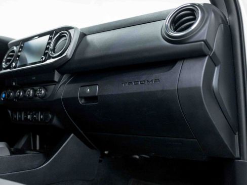 Used 2020 Toyota Tacoma TRD Off-Road w/ Technology Package image 58