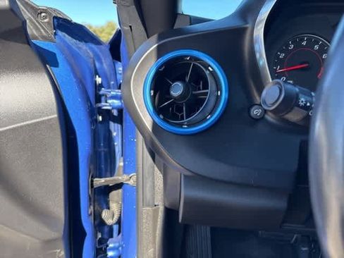 Used 2019 Chevrolet Camaro LT w/ RS Package image 10