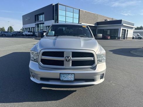 Used 2017 RAM 1500 Express AWD/4WD image 2