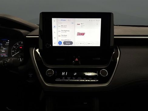 Used 2024 Toyota Corolla Cross SE image 8