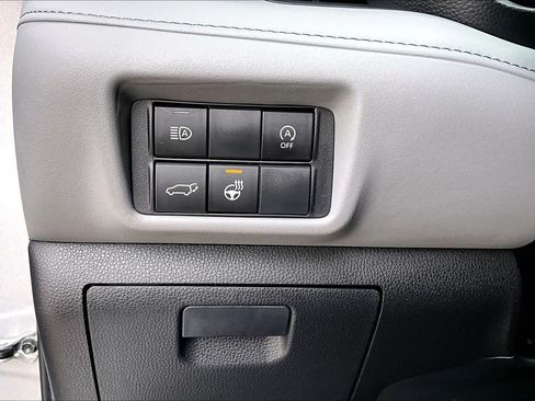 Used 2023 Toyota Highlander Limited FWD image 32