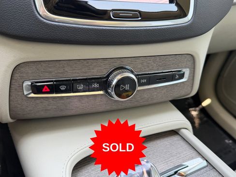 Certified 2024 Volvo XC90 T8 Ultimate AWD/4WD image 20