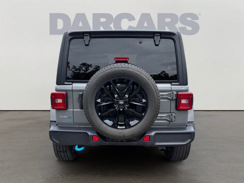 Used 2023 Jeep Wrangler Unlimited Sahara w/ Cold Weather Group AWD/4WD image 6