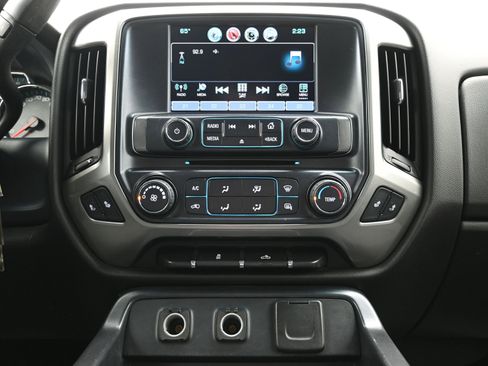 Used 2018 Chevrolet Silverado 1500 LT image 17